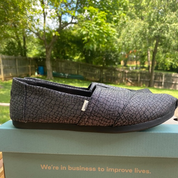 TOMS Shoes|Color Black Crocodile|Size 9.5. Pre-owned. - Picture 9 of 14